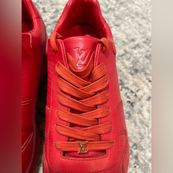 Louis Vuitton x SUPREME Red Sneakers - Picture 5 of 7